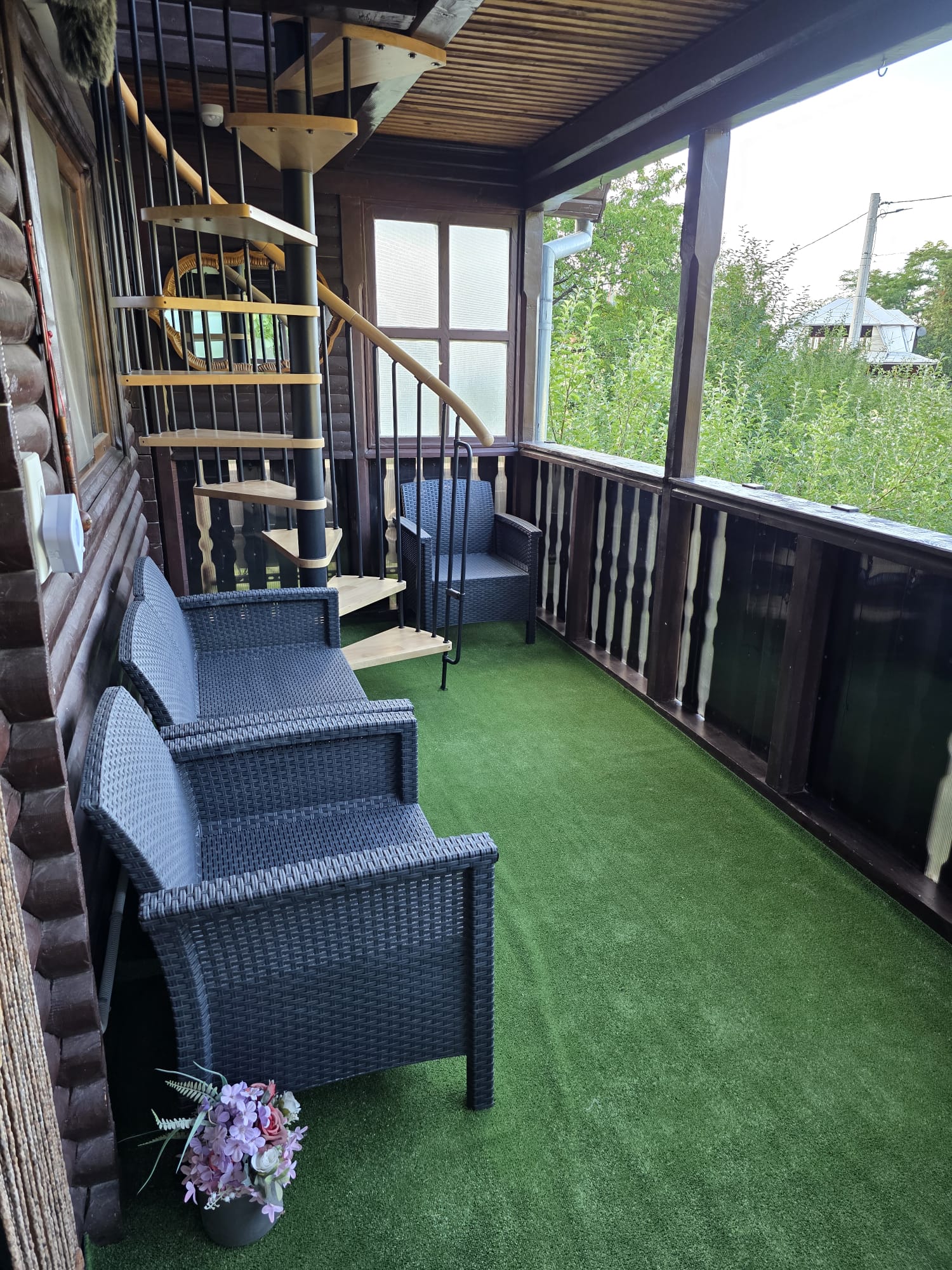 Balconul